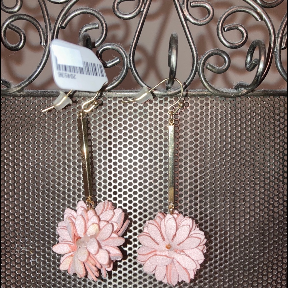 Gold and Pink Earrings Flower Detail